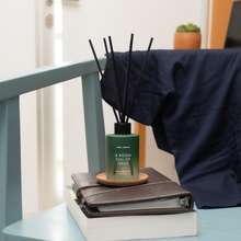 Muat gambar ke penampil Galeri, HOME of HUMANS A Room Full of Ideas Reed Diffuser 140 ml